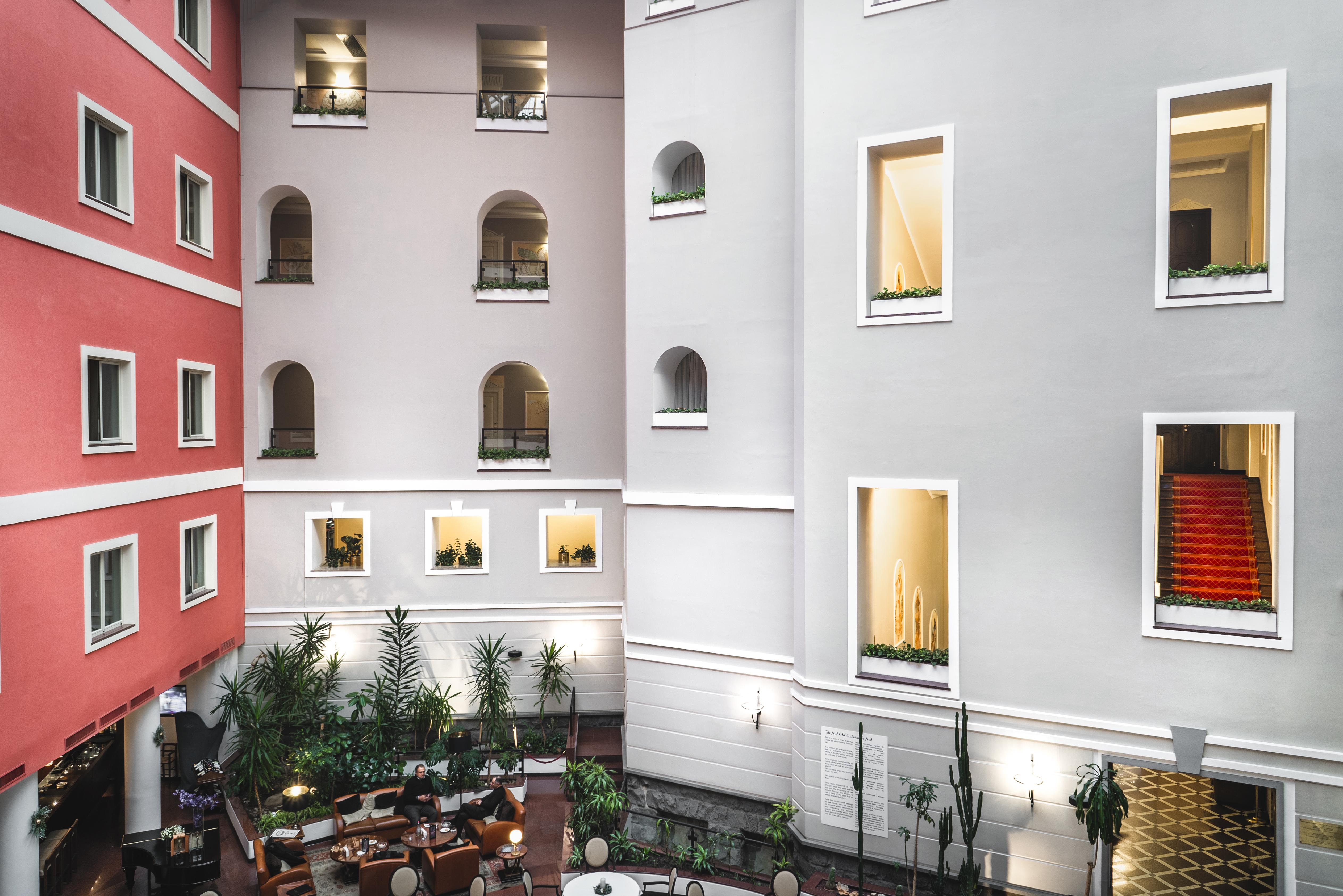Grand Hotel Yerevan - Small Luxury Hotels Of The World Екстер'єр фото