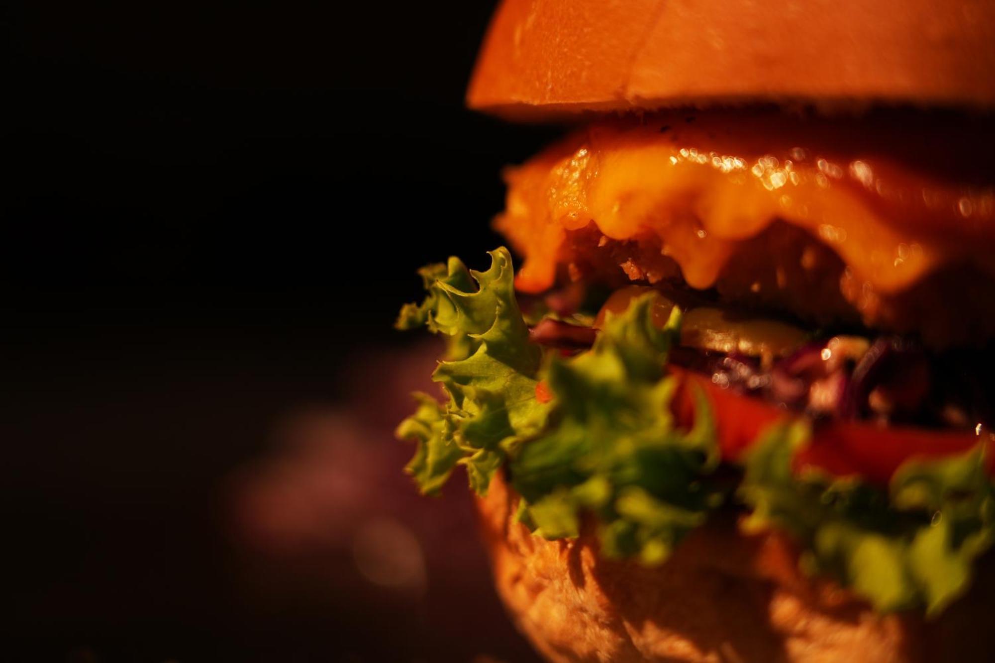 Grand Hotel Yerevan - Small Luxury Hotels Of The World Екстер'єр фото A cheeseburger