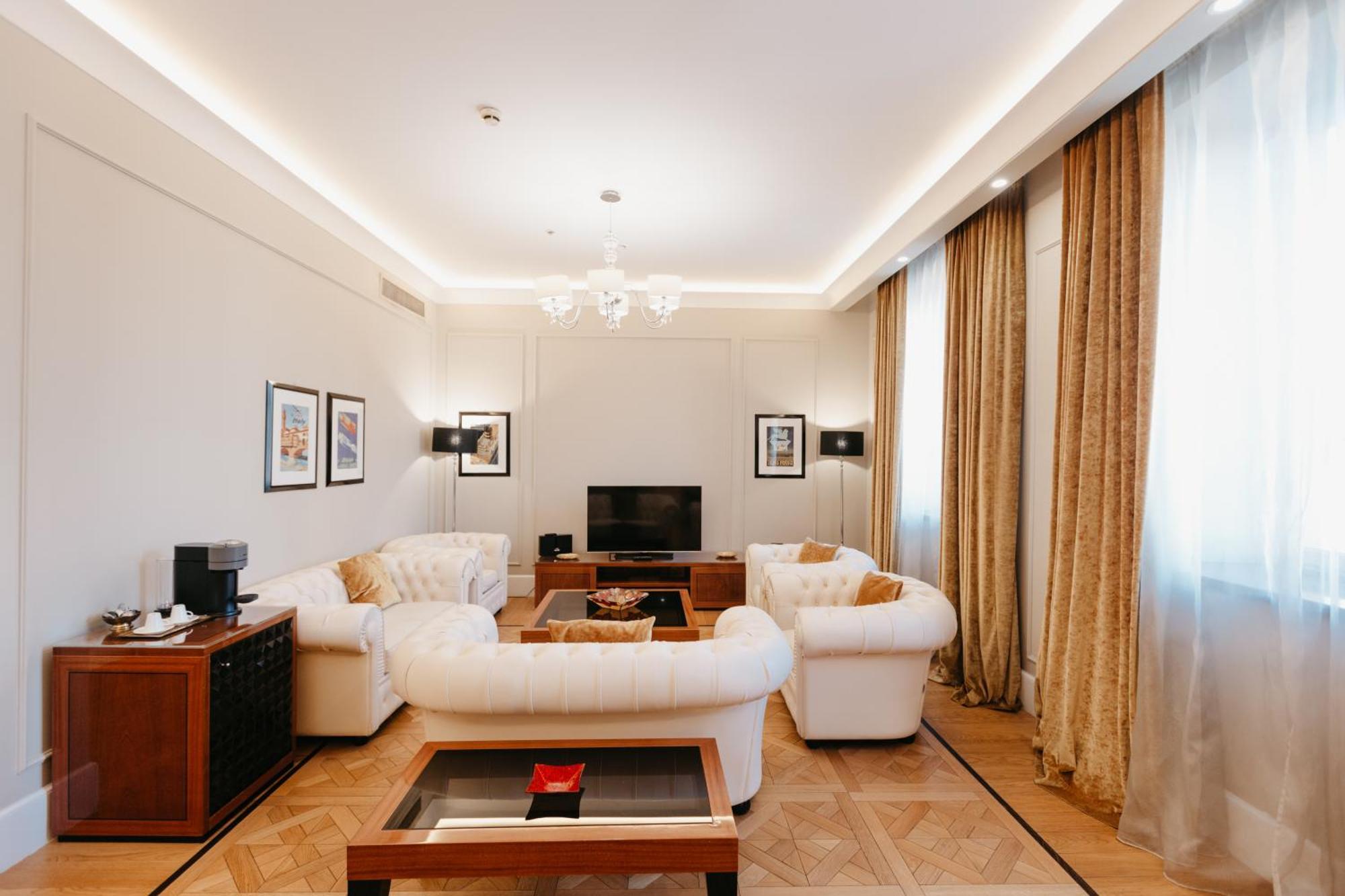 Grand Hotel Yerevan - Small Luxury Hotels Of The World Екстер'єр фото