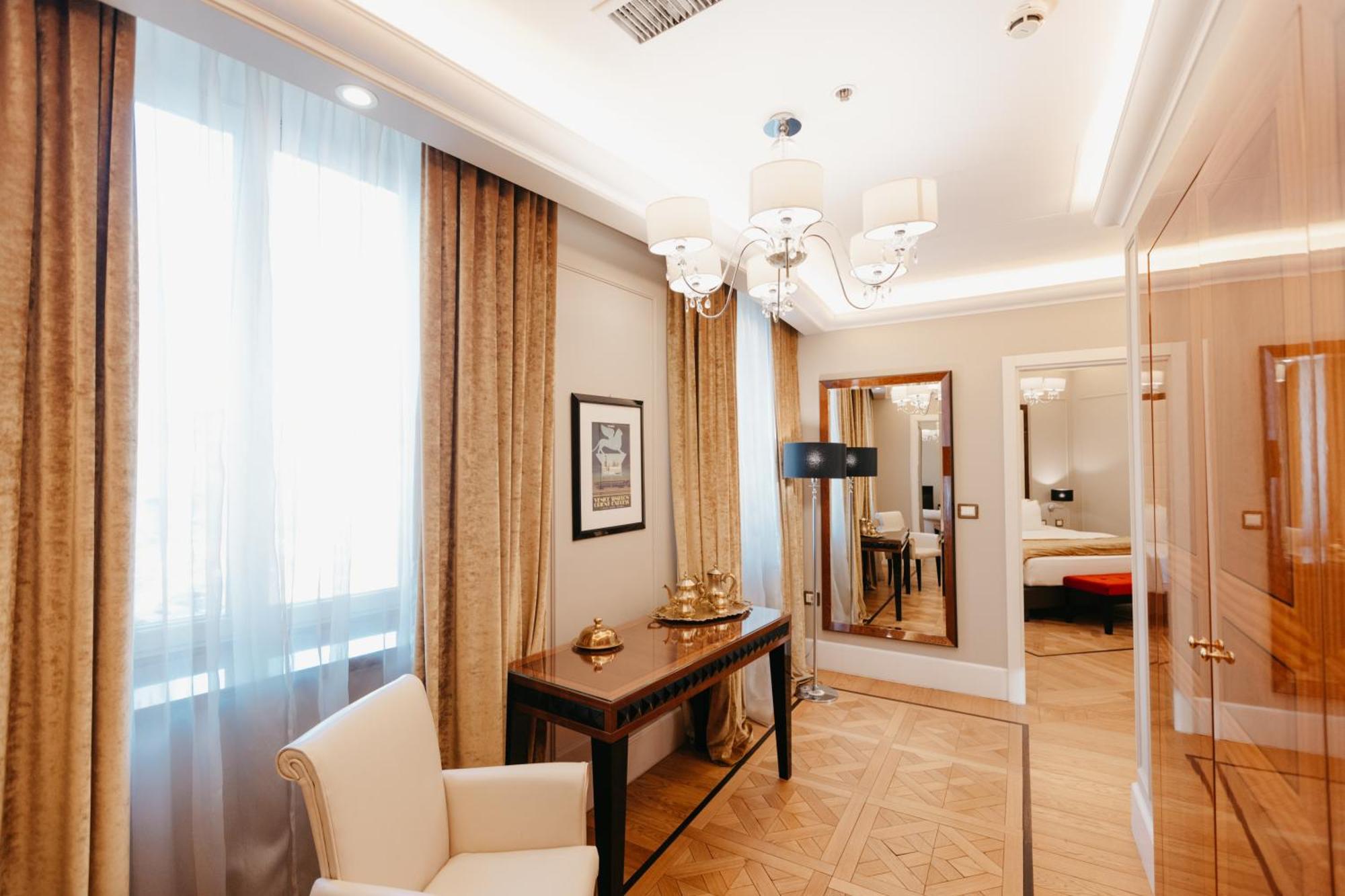 Grand Hotel Yerevan - Small Luxury Hotels Of The World Екстер'єр фото