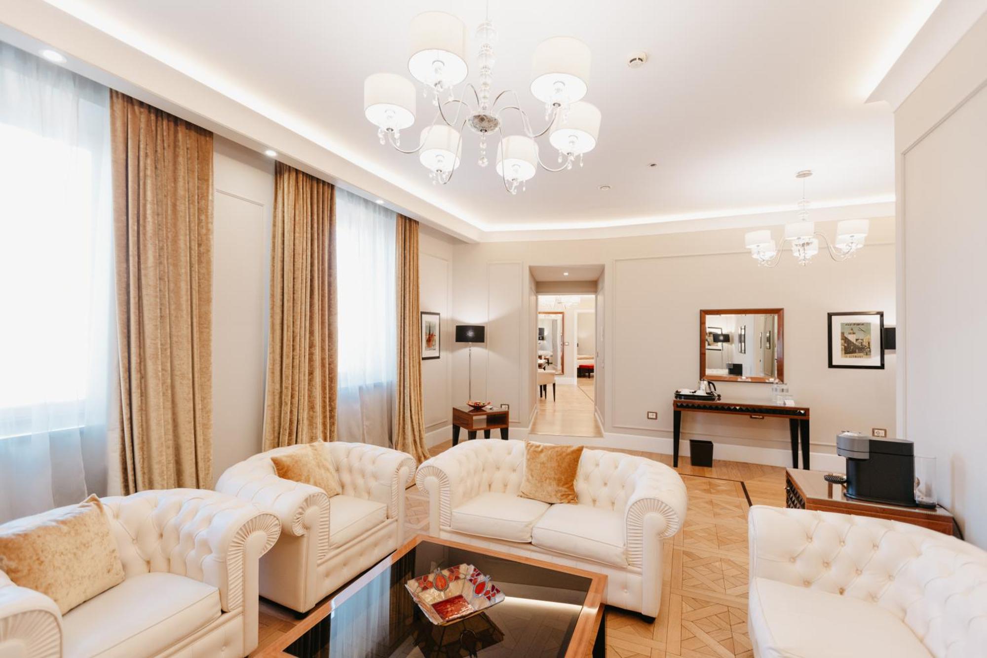 Grand Hotel Yerevan - Small Luxury Hotels Of The World Екстер'єр фото