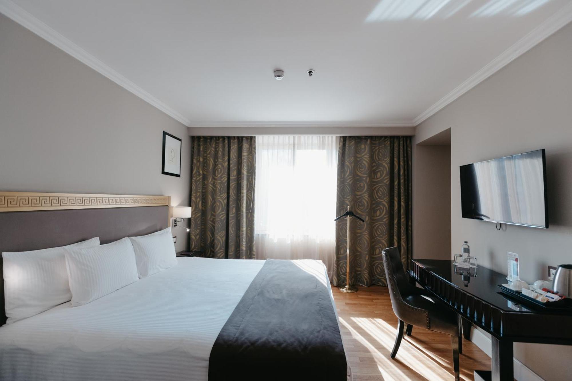 Grand Hotel Yerevan - Small Luxury Hotels Of The World Екстер'єр фото