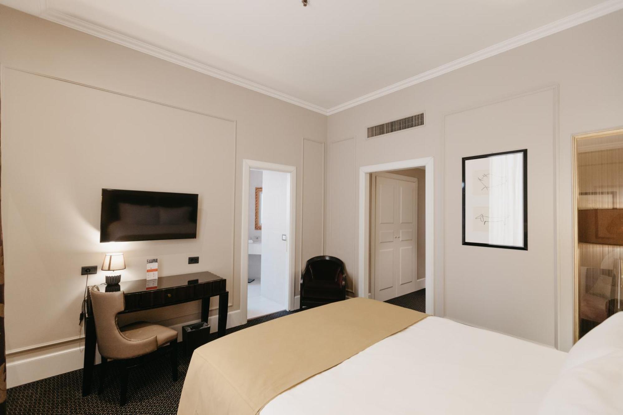 Grand Hotel Yerevan - Small Luxury Hotels Of The World Екстер'єр фото
