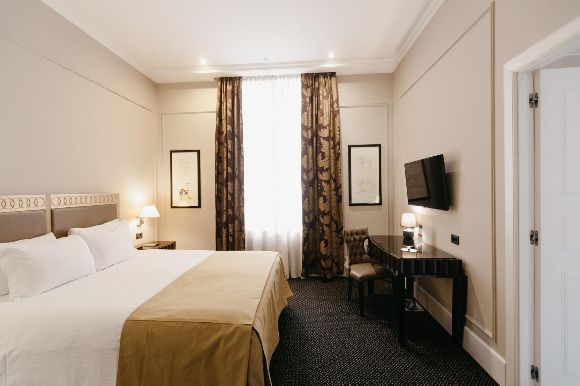 Grand Hotel Yerevan - Small Luxury Hotels Of The World Екстер'єр фото