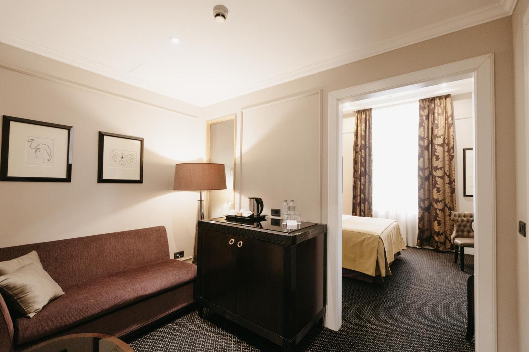 Grand Hotel Yerevan - Small Luxury Hotels Of The World Екстер'єр фото