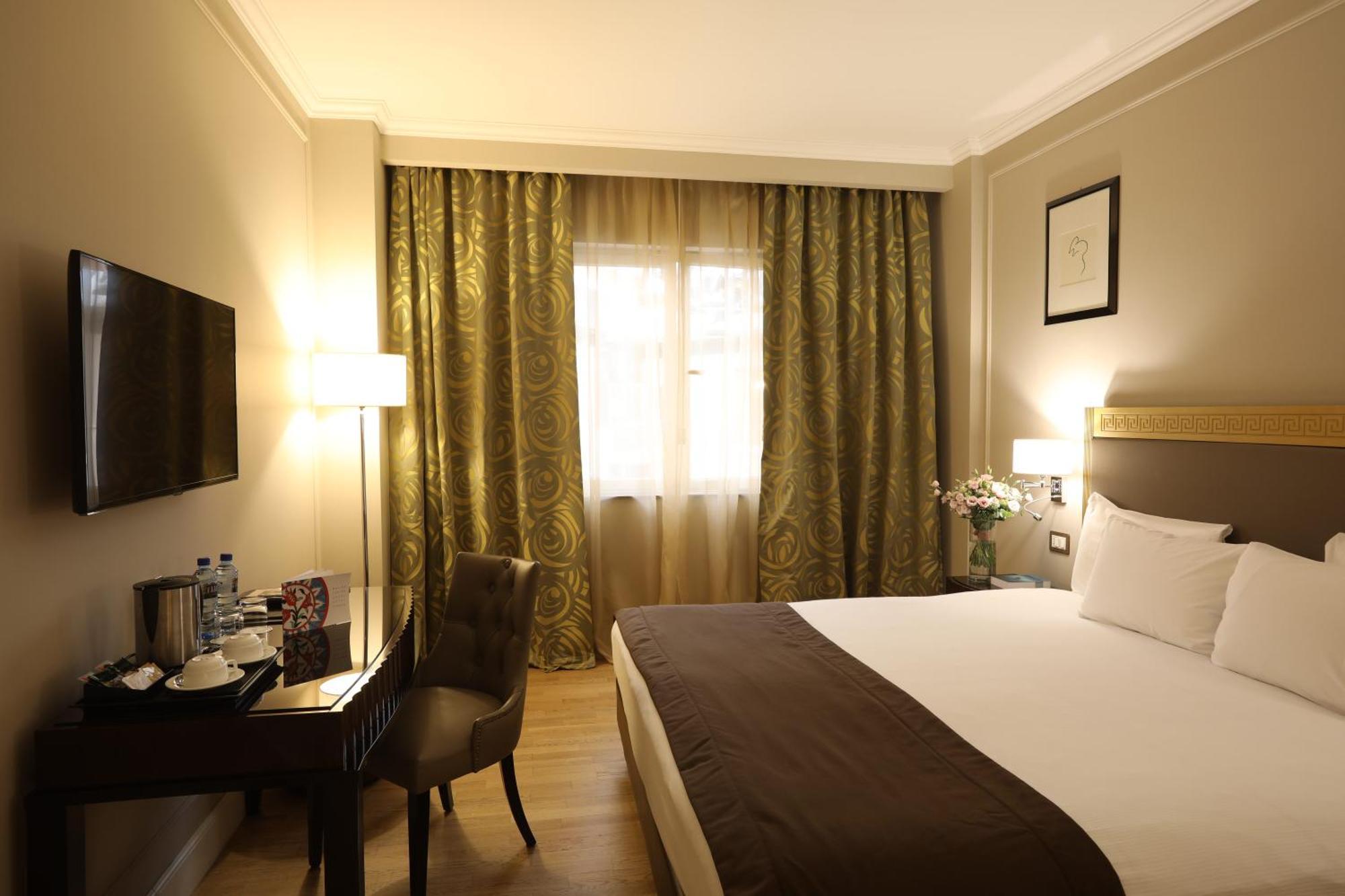 Grand Hotel Yerevan - Small Luxury Hotels Of The World Екстер'єр фото
