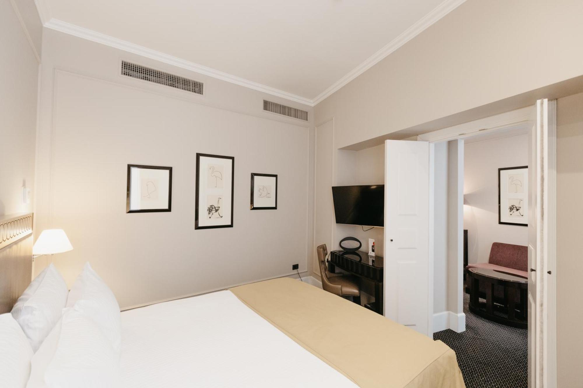 Grand Hotel Yerevan - Small Luxury Hotels Of The World Екстер'єр фото
