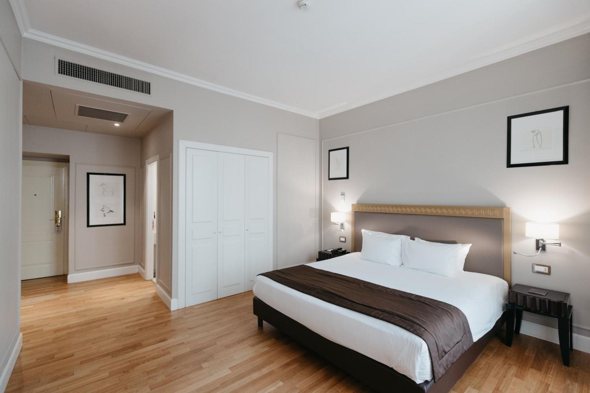 Grand Hotel Yerevan - Small Luxury Hotels Of The World Екстер'єр фото