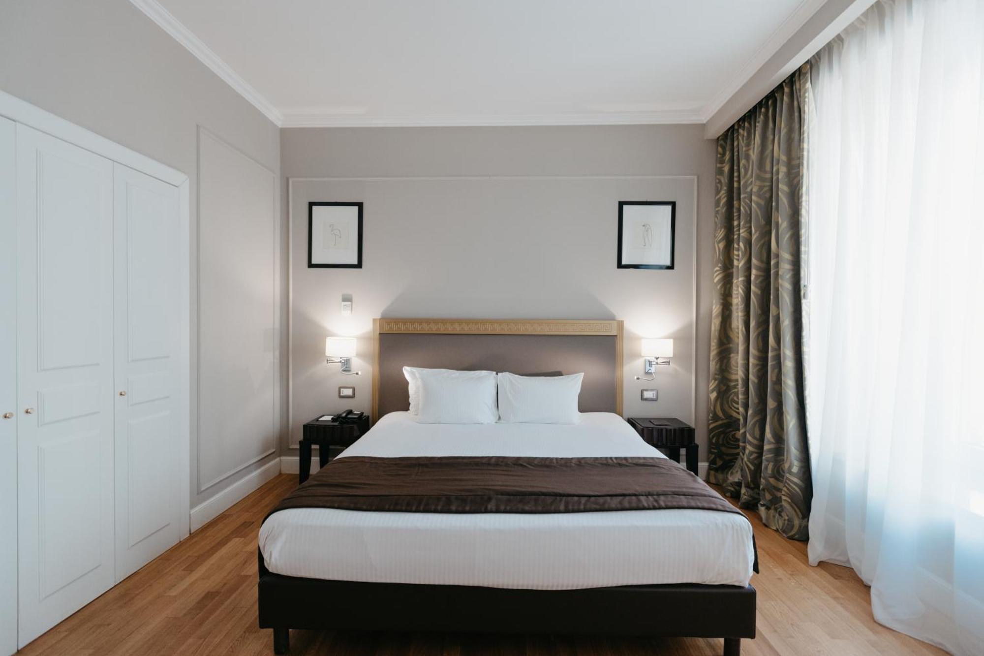 Grand Hotel Yerevan - Small Luxury Hotels Of The World Екстер'єр фото
