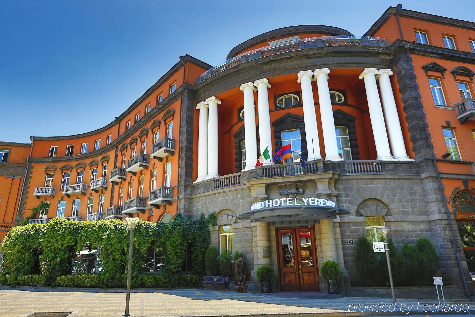 Grand Hotel Yerevan - Small Luxury Hotels Of The World Екстер'єр фото